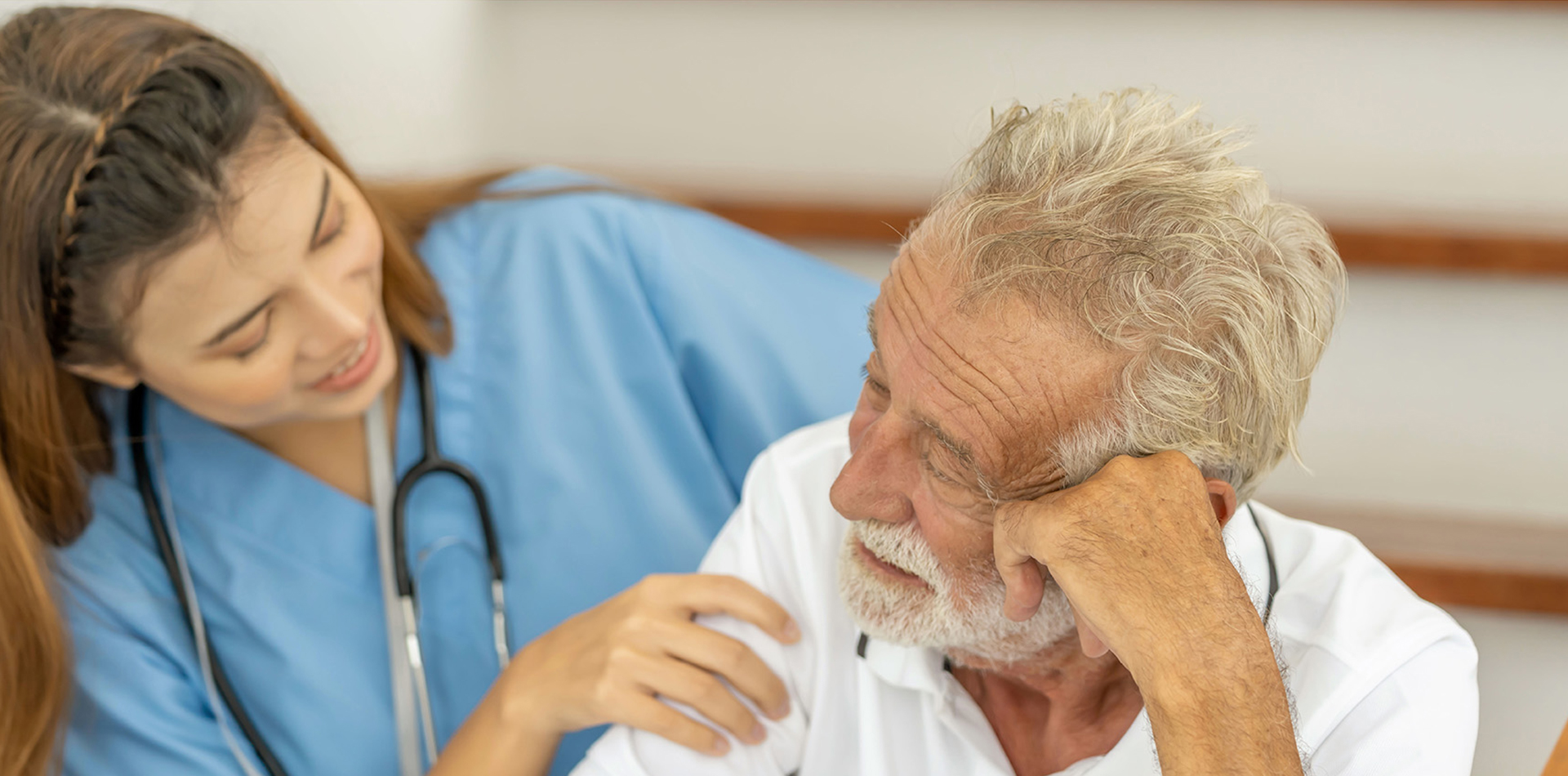 Understanding Alzheimer's: Early Signs and Symptoms to Watch For